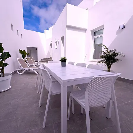 Tropicalidays La Punta House Apartamento *